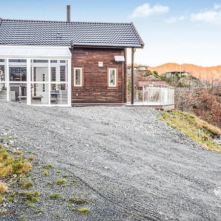 Lovely In With Kitchen Feriehus